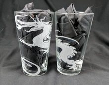 Load image into Gallery viewer, Dragon Etched Pint
